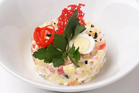  Салат со снежным крабом и овощами