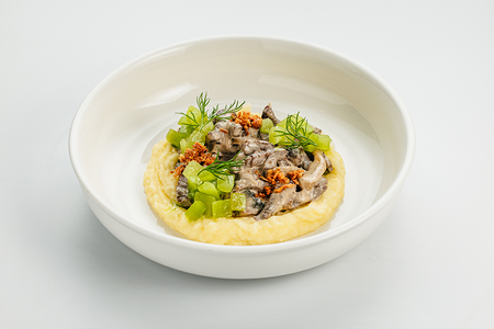 Бефстроганов из говядины с картофельным пюре