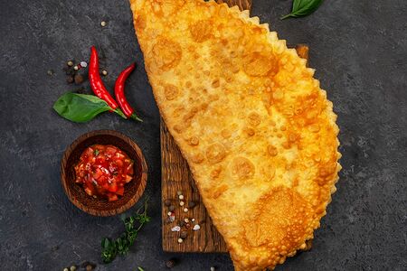 Чебурек с моцареллой и томатами 