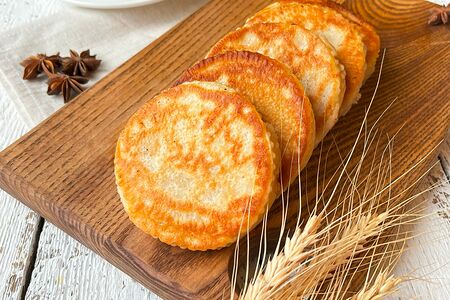 Оладушки с припёком (яйцо и зелёный лук)