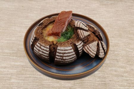 Суп гороховый с копченым ребром