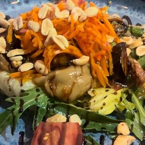 Салат с говядиной в азиатском стиле