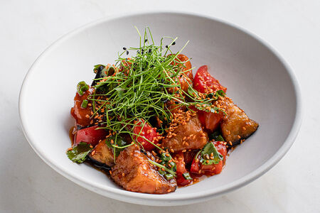 Хрустящие баклажаны с томатами и устричным соусом