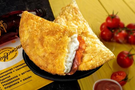 Чебурек с пеперони XL