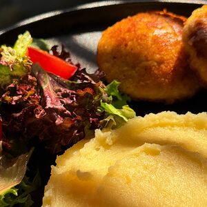 Котлеты куриные с картофельным пюре