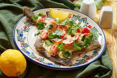 Камбала в чесночно-сливочном соусе