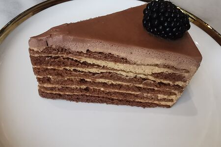 Шоколадно-карамельная девочка