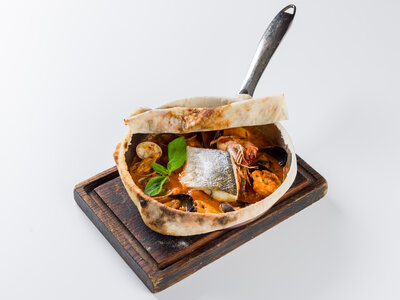 Касуэла с морепродуктами