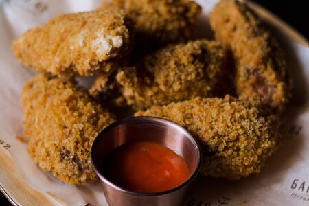 Крылышки куриные в хрустящей панировке