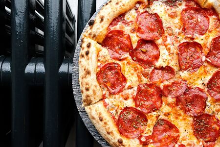 Пицца пеперони