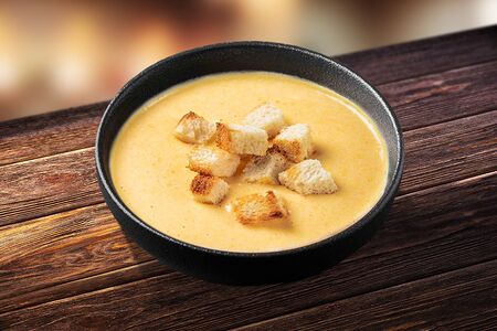 Сырный суп с крутонами