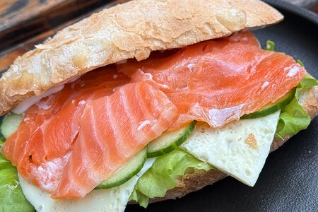Сэндвич с лососем
