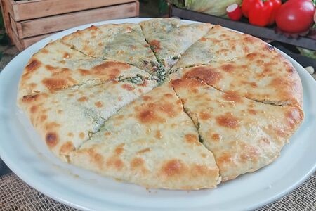 Пирог с зеленью Цахараджын большой