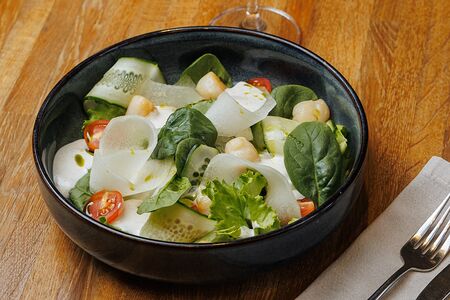 Жареный гребешок и дыня