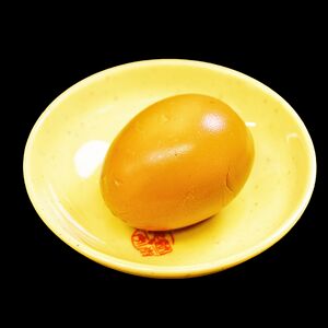 Яйцо в соевом соусе