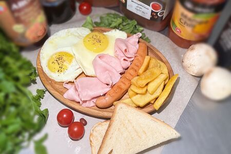 Большой завтрак с глазуньей