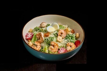 Цезарь с тигровыми креветками