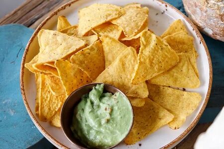 Начос с гуакамоле