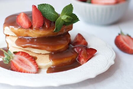 Панкейки с карамелью