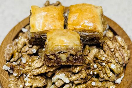 Пахлава с грецкими орехами 2 шт.