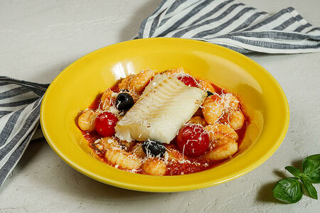 Ньокки в неаполитанском стиле с филе трески