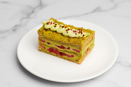 Фисташковая меренга