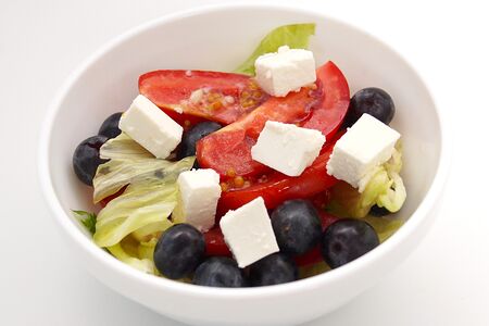 Салат с виноградом и сыром фета