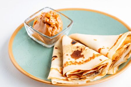 Блин с вареной сгущенкой 