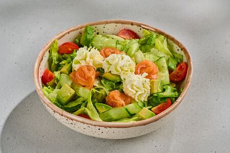 Салат с лососем