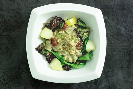 Теплый салат с куриной печенью