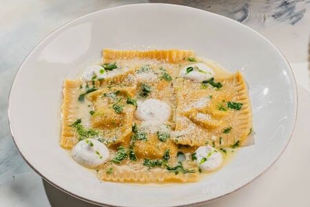 Равиоли с грибами и бульоном даси