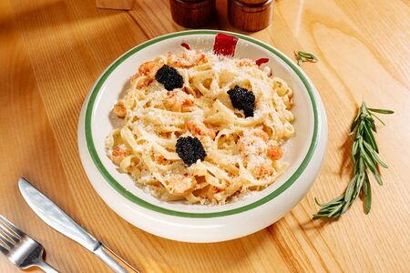 Паста тальятелле с раковыми шейками