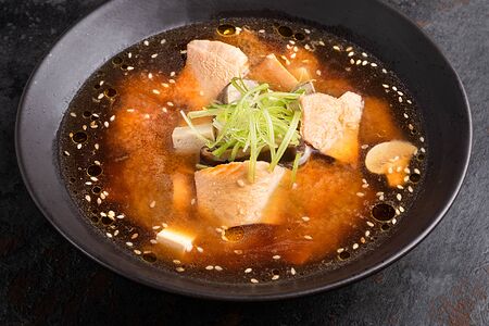 Мисо суп с лососем и трюфельным маслом