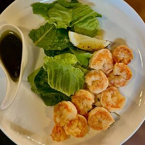 Креветки на гриле с фисташковым песто