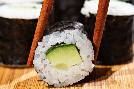 Ролл с огурцом