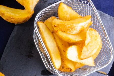 Картошка по-деревенски большая