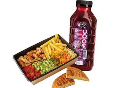 Комбо с шавермой на тарелке