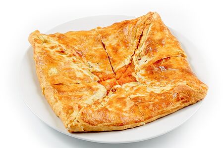 Пирог с тыквой, изюмом и орехами