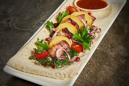 Картофель с беконом на мангале