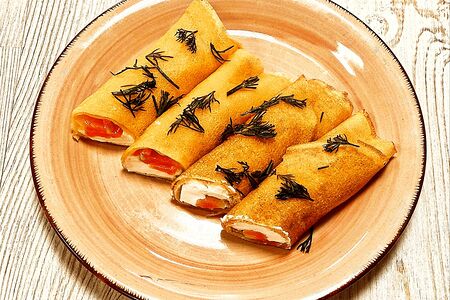 Блинчики с лососем и творогом