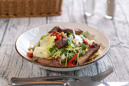 Теплый салат с языком