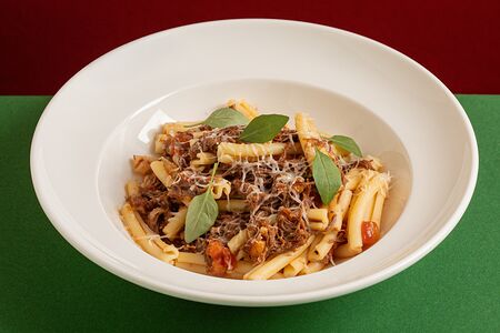 Паста Казаречче с томленым мясом