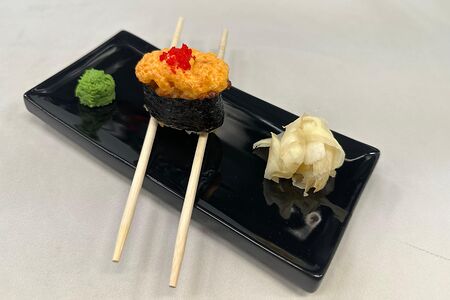 Гункан с креветкой запеченный