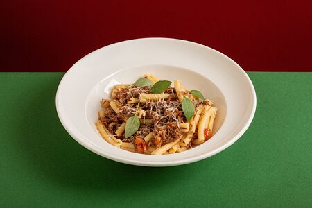 Паста казаречче с томлёным мясом