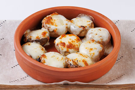 Запеченные шампиньоны с сыром 