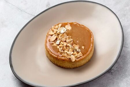 Тарталетка с соленым арахисом