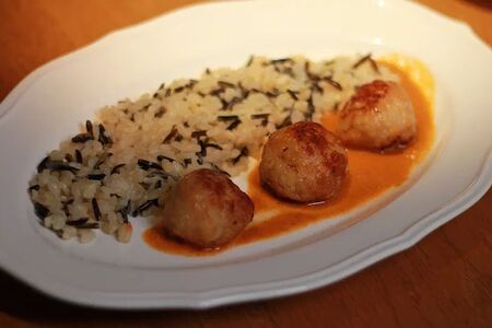 Котлеты из креветок с бурым рисом 