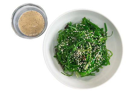 Чука салат с ореховым соусом