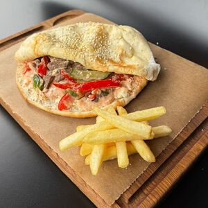 Донер в пите с курицей 