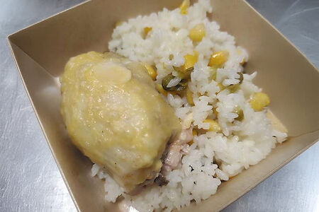 Рулетик куриный, фаршированный грибами с рисом и овощами